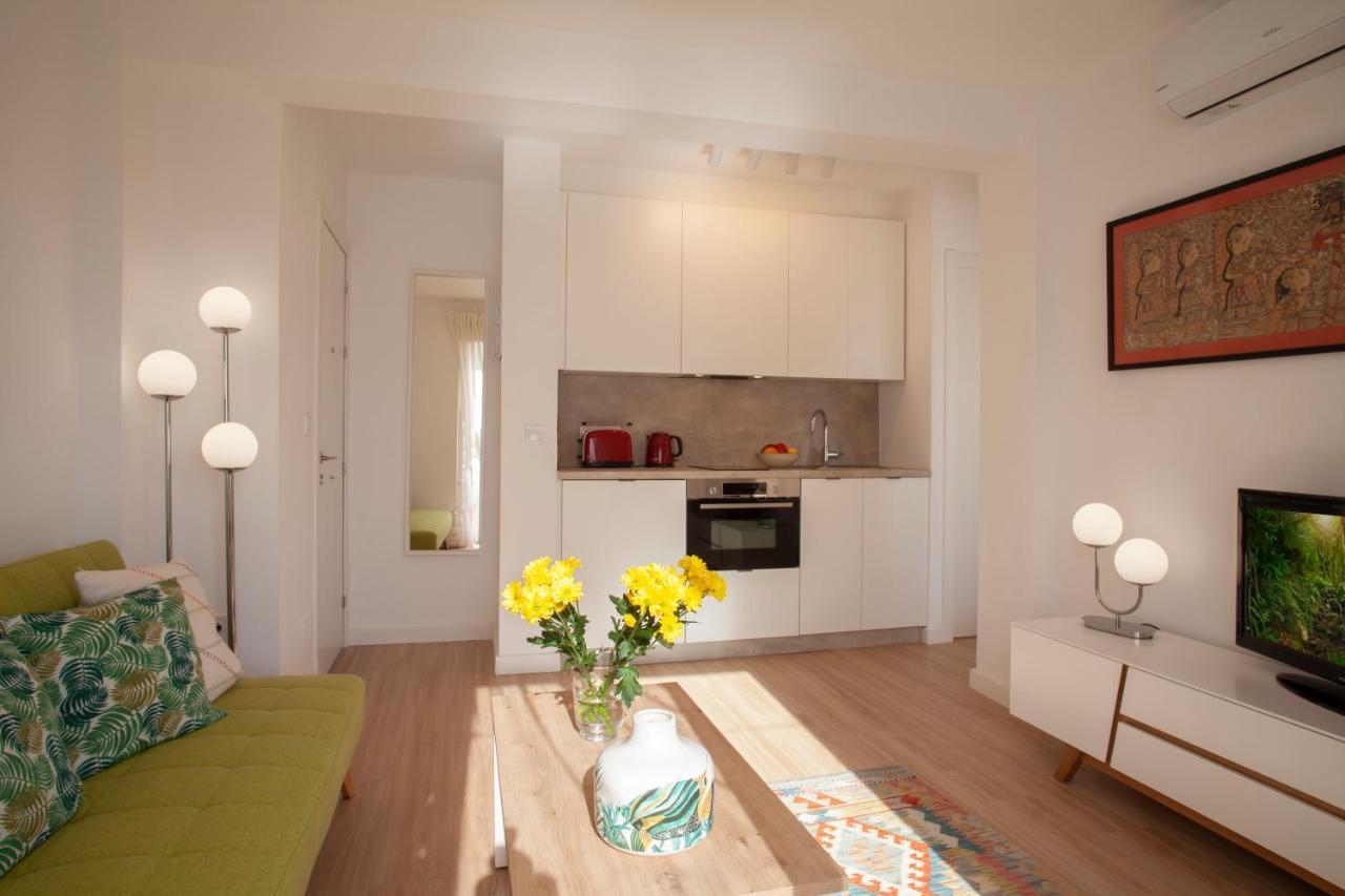 Lovely Beachfront Apartment In Calahonda Sitio de Calahonda Dış mekan fotoğraf