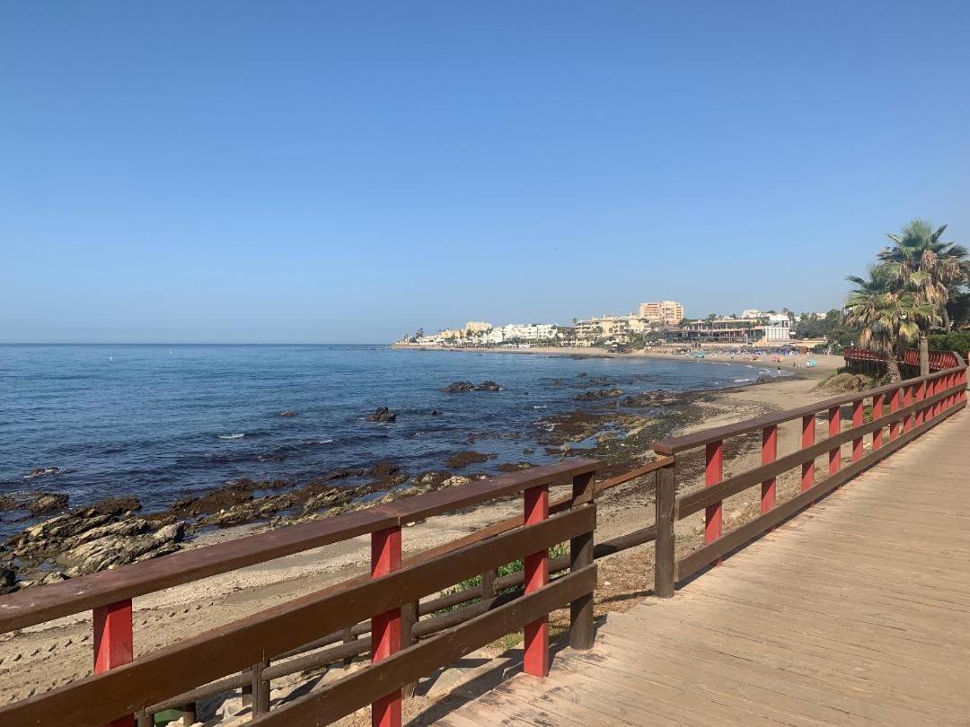 Lovely Beachfront Apartment In Calahonda Sitio de Calahonda Dış mekan fotoğraf